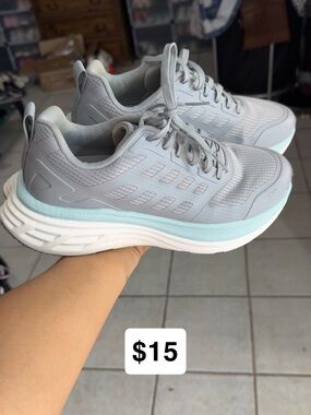 Light Gray Women’s Athletic Sneakers with Mint Accent